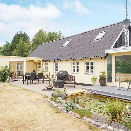 Holiday home Holiday Xiii
