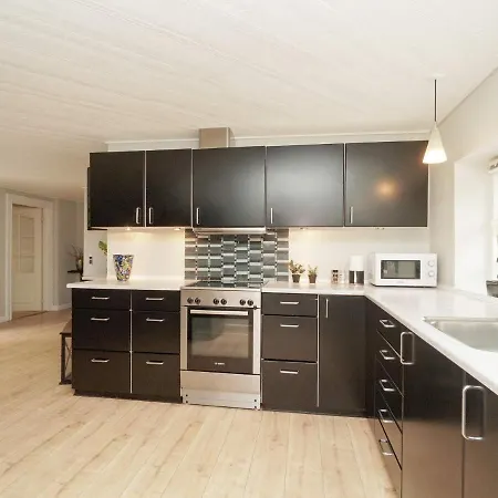Holiday Xiii Holiday home *